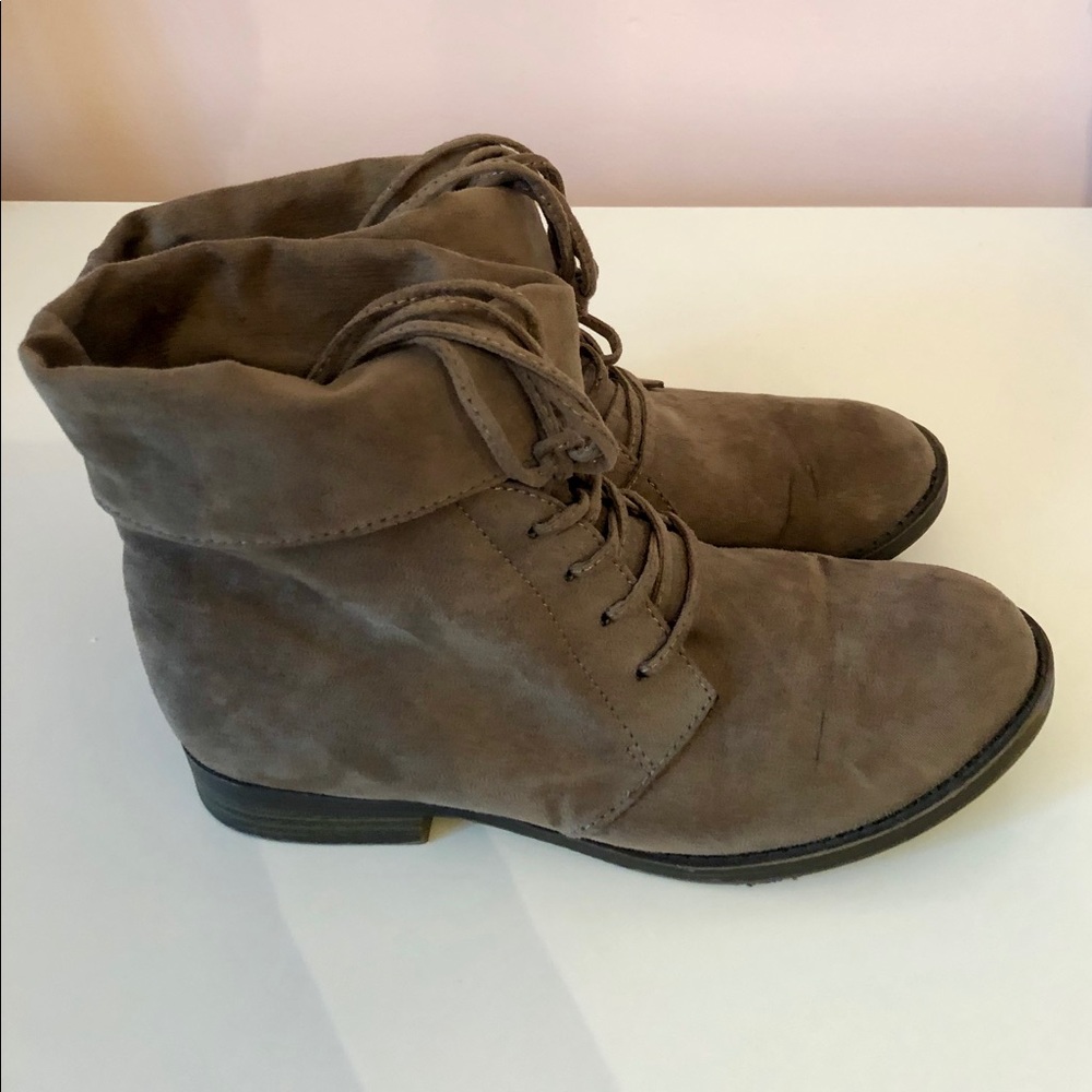 American Eagle Tan Boots